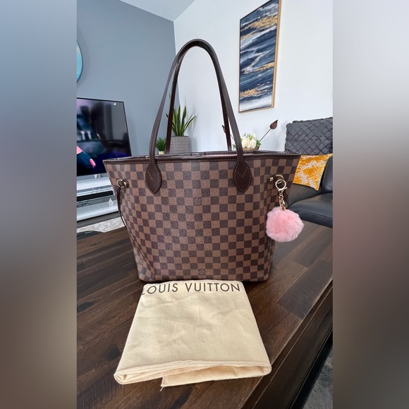 Meet your Posher, Ms Y - Picture 13 of 16